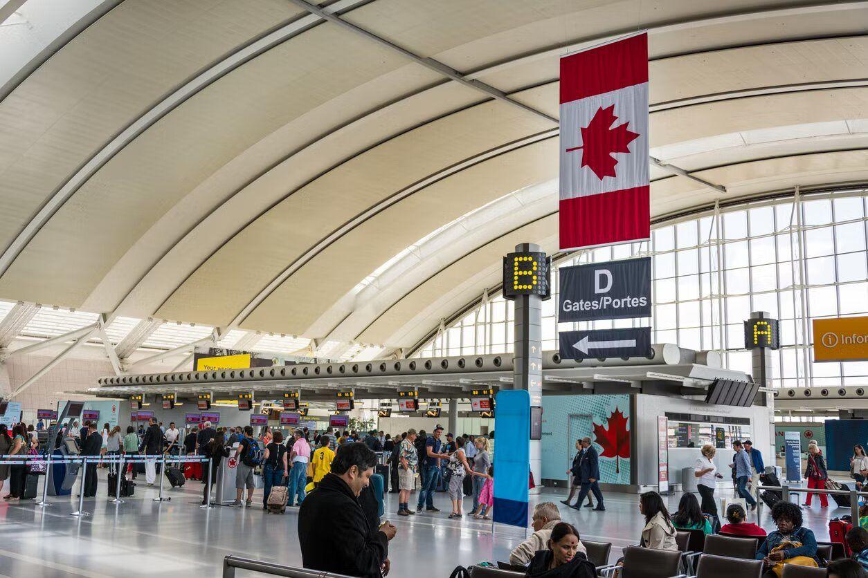 فرودگاه بین‌المللی پیرسون تورنتو